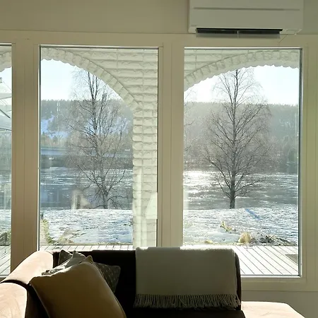 Aurora Riverside By Booklapland Villa *