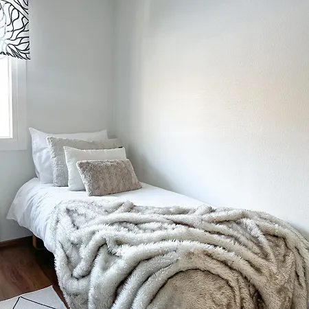 Aurora Riverside By Booklapland